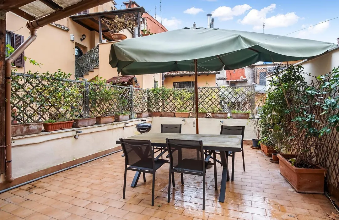 L'Arte Dei Sogni Apartment With Terrace- Trastevere District-1